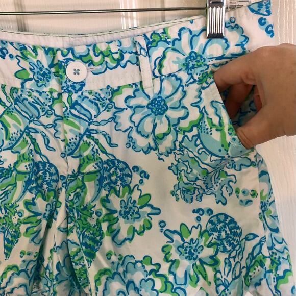 Lilly Pulitzer Buttercup Shorts Size 0 Blue Green Floral Pattern Scalloped Hem - Picture 2 of 9